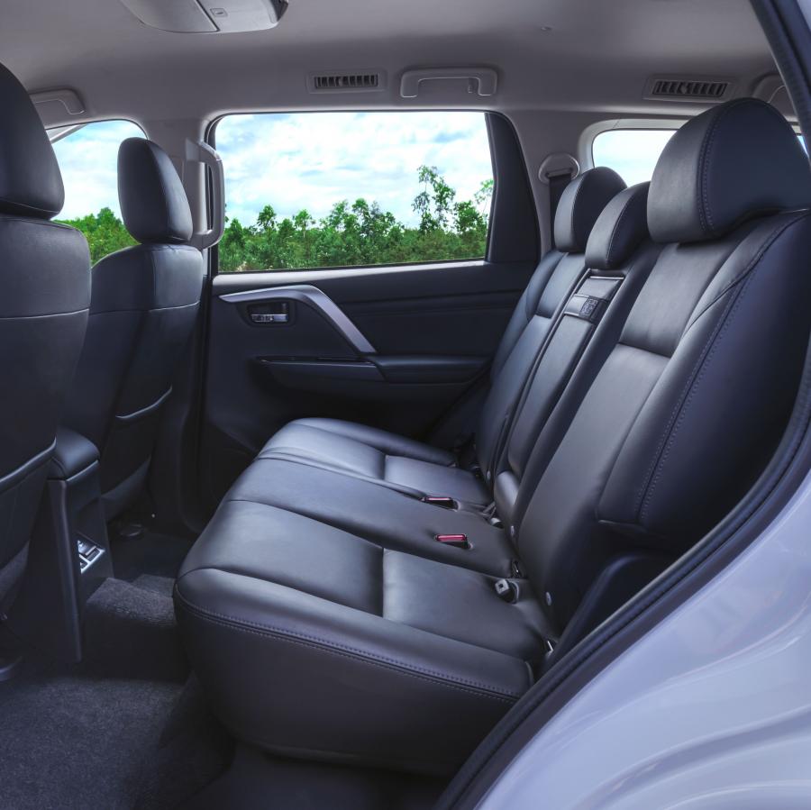Интерьер Mitsubishi Pajero Sport 2019 года  (TH) (фото 7 из 40)
